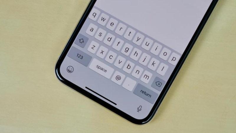 Son Güncellemeyle Gelen, iPhone’unuzu Tek Elle Kullanabileceğiniz Gizli Yöntem!