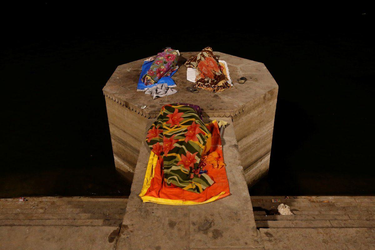 Hinduların Kutsal Nehri Ganj’da Yaşanan Akılalmaz Kirliliğin Görüntüleri