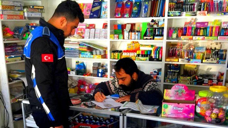 Kırtasiyeye Yapılan Baskında Sahte Karneler, Teşekkür ve Onur Belgesi Ele Geçirildi