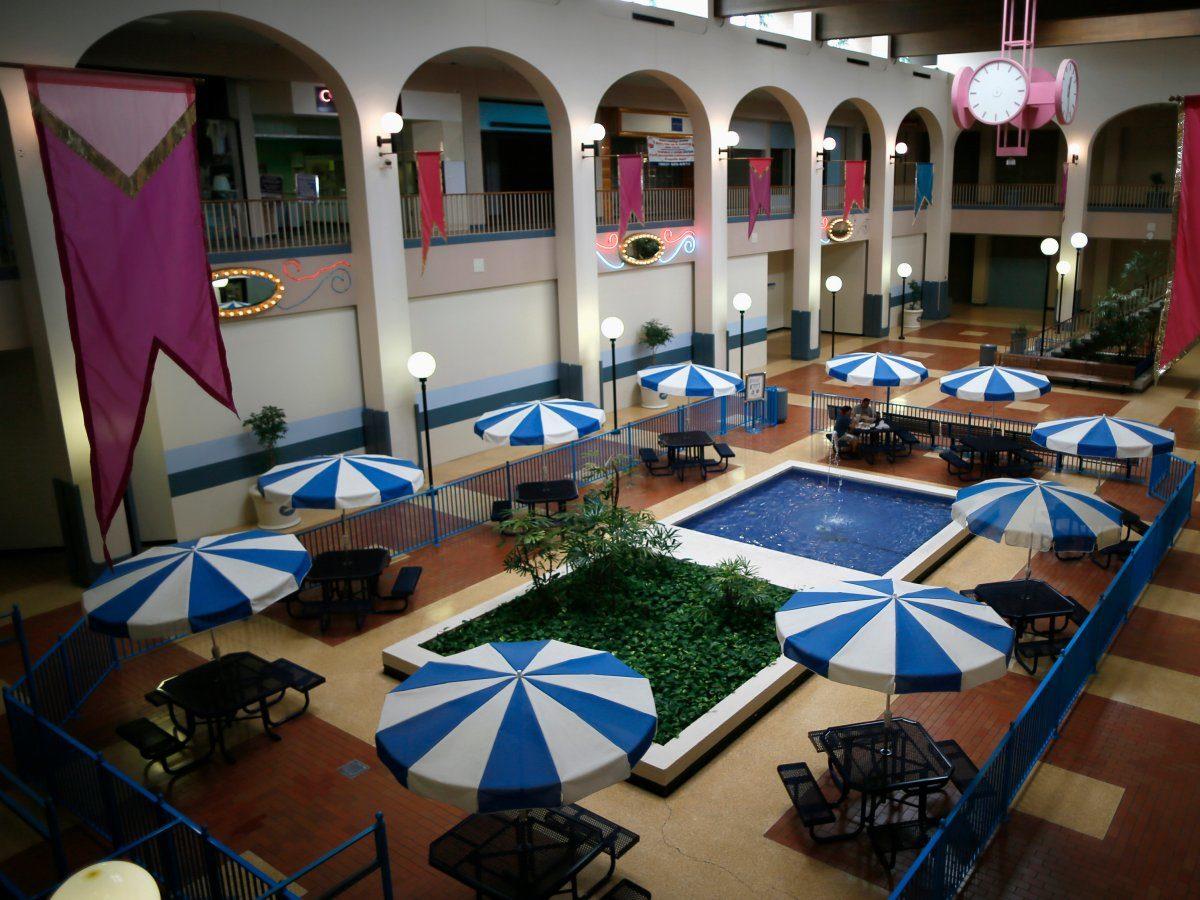 Korku Filmi Setine Benzeyen, ABD’nin Terk Edilmiş AVM’leri