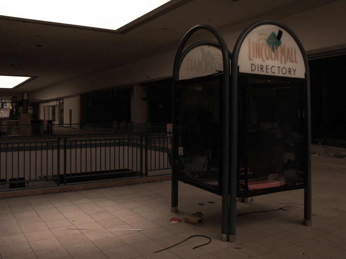 Korku Filmi Setine Benzeyen, ABD’nin Terk Edilmiş AVM’leri