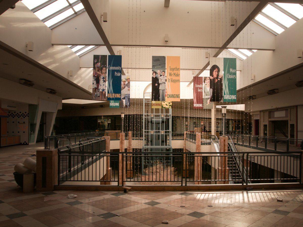 Korku Filmi Setine Benzeyen, ABD’nin Terk Edilmiş AVM’leri