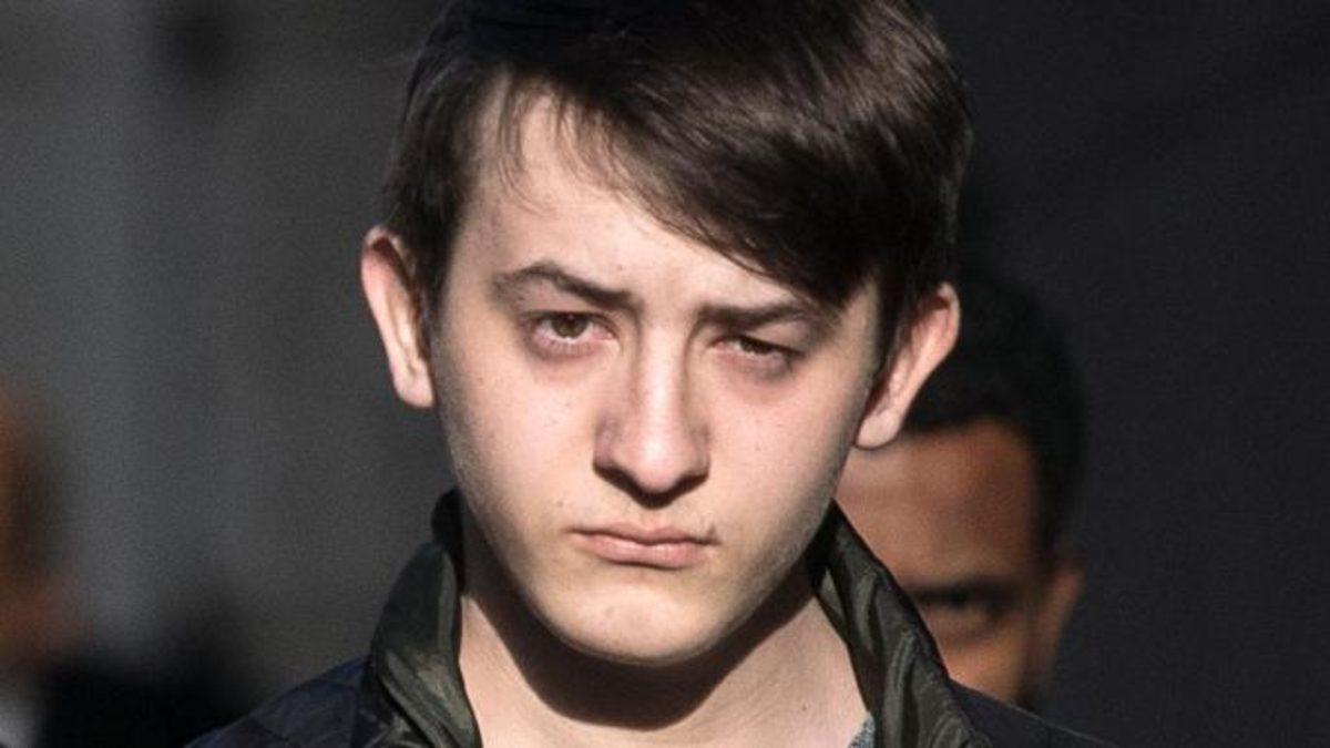 15 Yaşındayken CIA ve FBI’ı Parmağında Oynatıp Her İki Teşkilatı da Hackleyen Genç