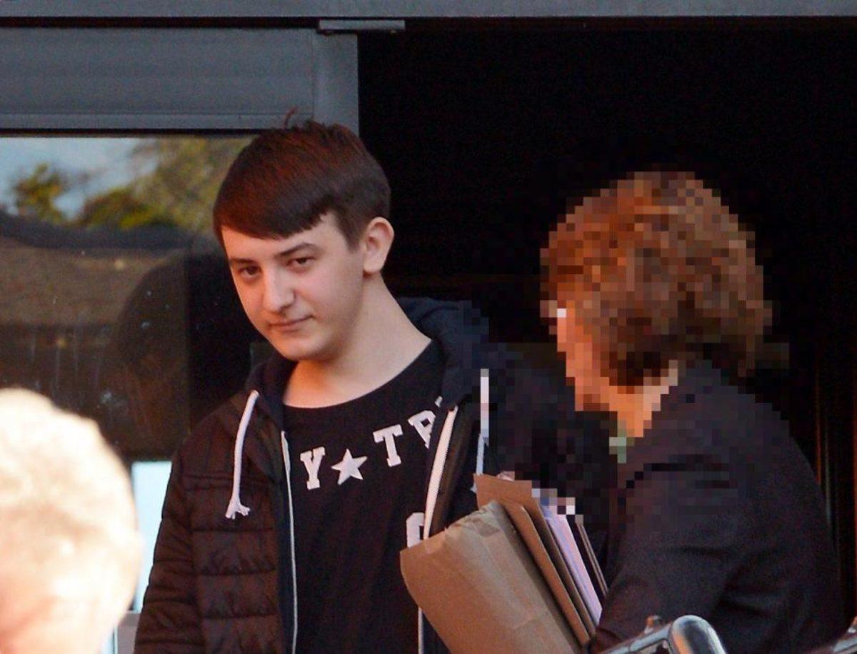 15 Yaşındayken CIA ve FBI’ı Parmağında Oynatıp Her İki Teşkilatı da Hackleyen Genç