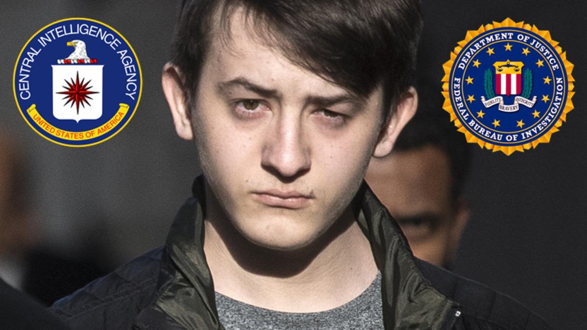 15 Yaşındayken CIA ve FBI’ı Parmağında Oynatıp Her İki Teşkilatı da Hackleyen Genç