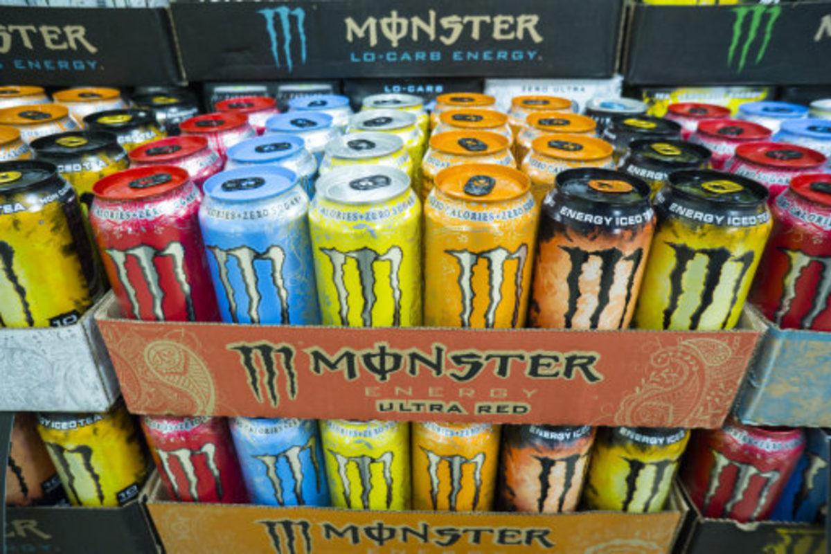 Enerji İçecekleri Genç Nüfusun Yarısından Fazlasını Olumsuz Yönde Etkiliyor