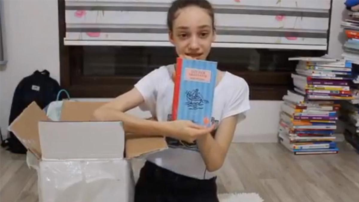 ’Sait Faik’in Abasıyanık Adlı Kitabı’ Diyen Minik YouTuber’a Sosyal Medyada Yapılan Acımasız Yorumlar