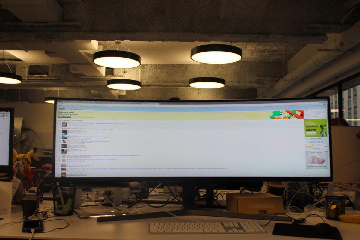 Samsung’un Kendinizdekinden Nefret Etmenize Sebep Olacak, 32:9 Süper Geniş Ekranlı Monitörü