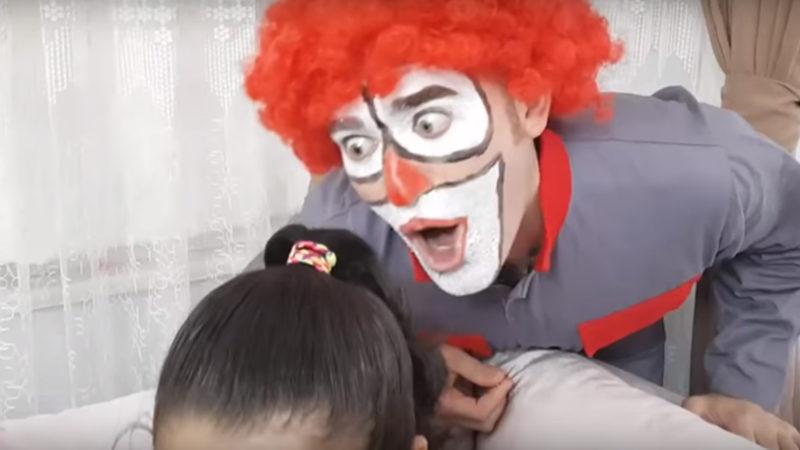 YouTube’da Çocukların İzlediği, Ultra Absürt ve Psikoloji Bozan Türkçe Video!