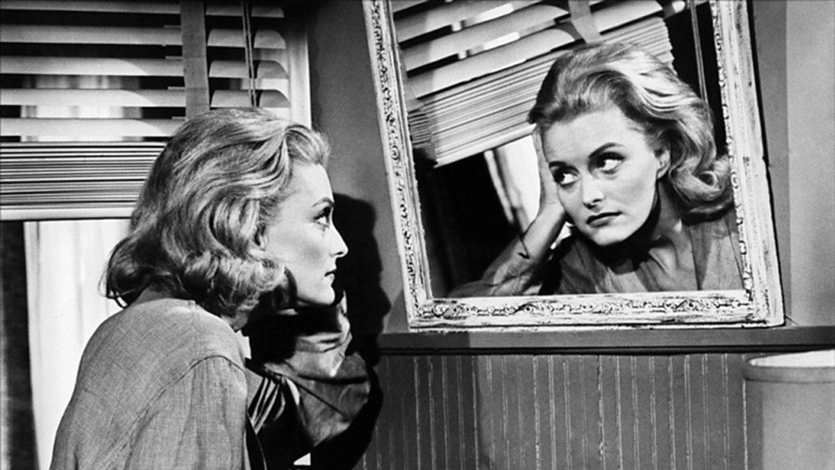 Aynada Kendinize Bakarken Aslında Geçmişinizi Görüyorsunuz