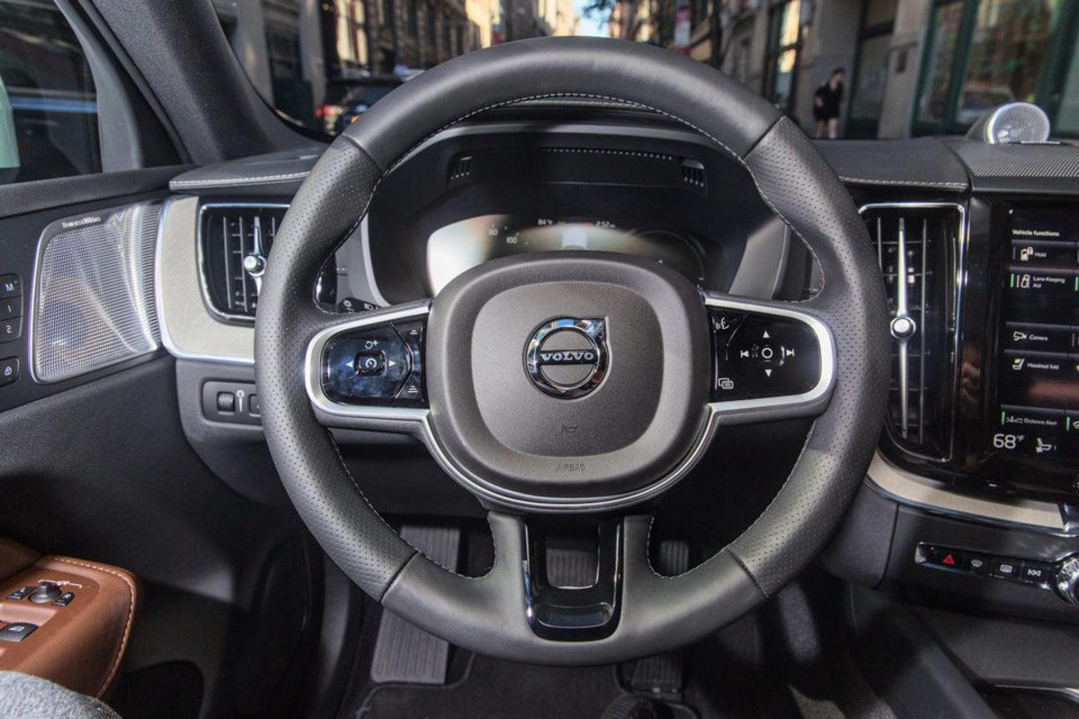 Tesla’dan Daha Çok Sevilen 14 Lüks Otomobil Markası