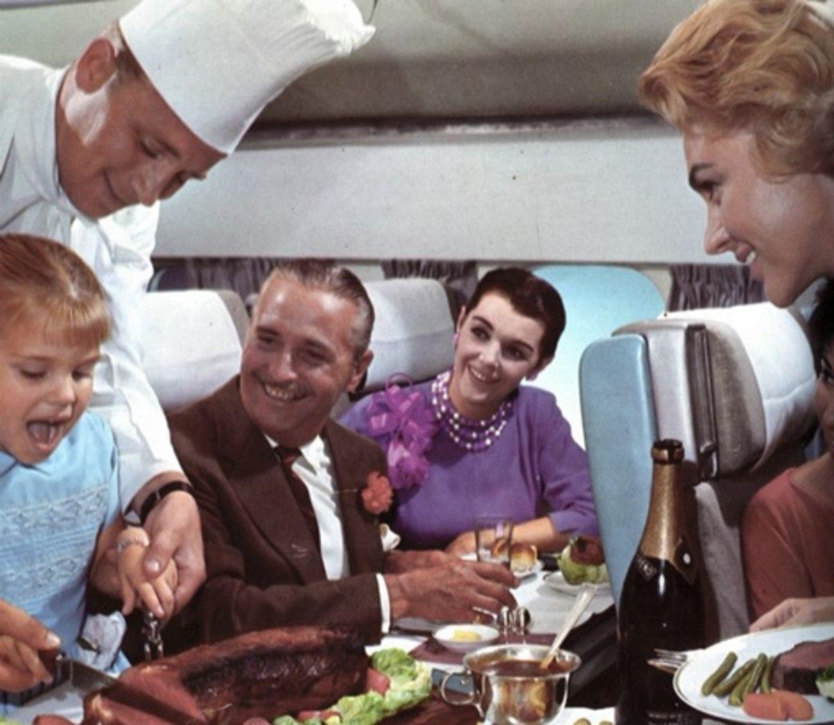 50-60 Yıl Önce Uçaklarda İkram Edilen Yemekleri Gösteren 15 Etkileyici Fotoğraf