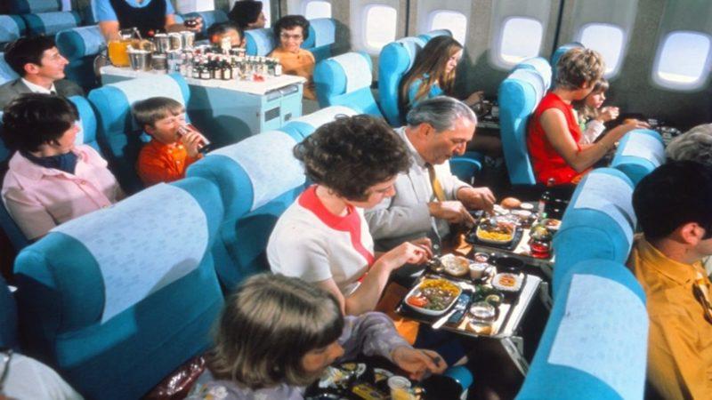 50-60 Yıl Önce Uçaklarda İkram Edilen Yemekleri Gösteren 15 Etkileyici Fotoğraf