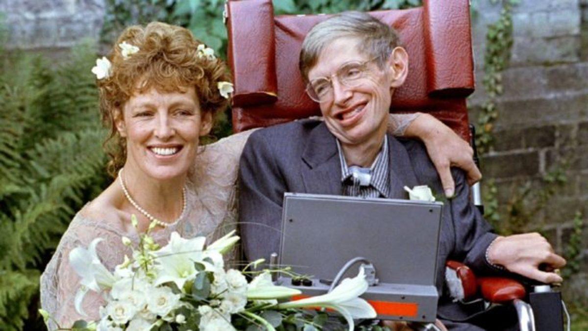 Yüzünüzde Tebessüm Oluşturacak Fotoğraflarla Bir Hayat: Stephen Hawking