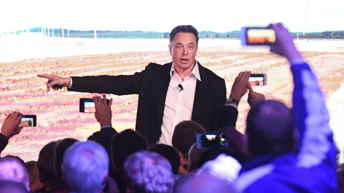 Elon Musk Instagram Hesabını Neden Sildiğini Açıkladı