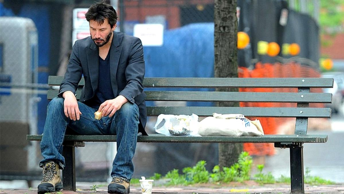 Twitter’da Yeni Bir Fenomen: Keanu Bir ’Şeyler’ Yapıyor