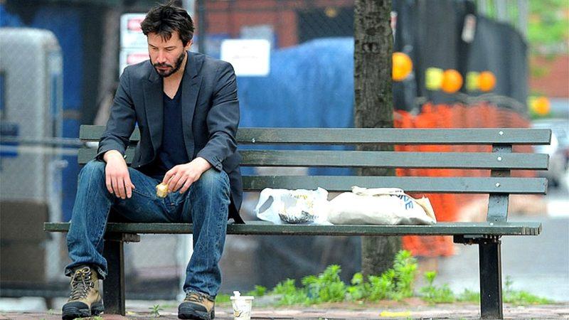 Twitter’da Yeni Bir Fenomen: Keanu Bir ’Şeyler’ Yapıyor