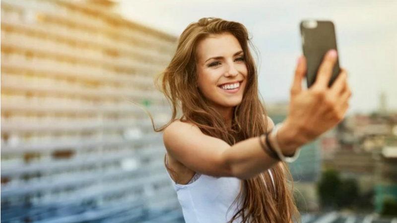 Selfie’lerde Burnumuz Neden Olduğundan Daha Büyük Gözükür?