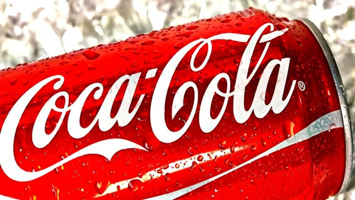 Coca Cola’nın Logosunun Kırmızı Olmasının Gerçek Sebebi