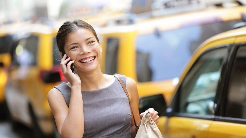 Kimi İnsanların, Telefonla Konuşurken Yerinde Duramayıp Sürekli Yürümesinin Sebebi Nedir?