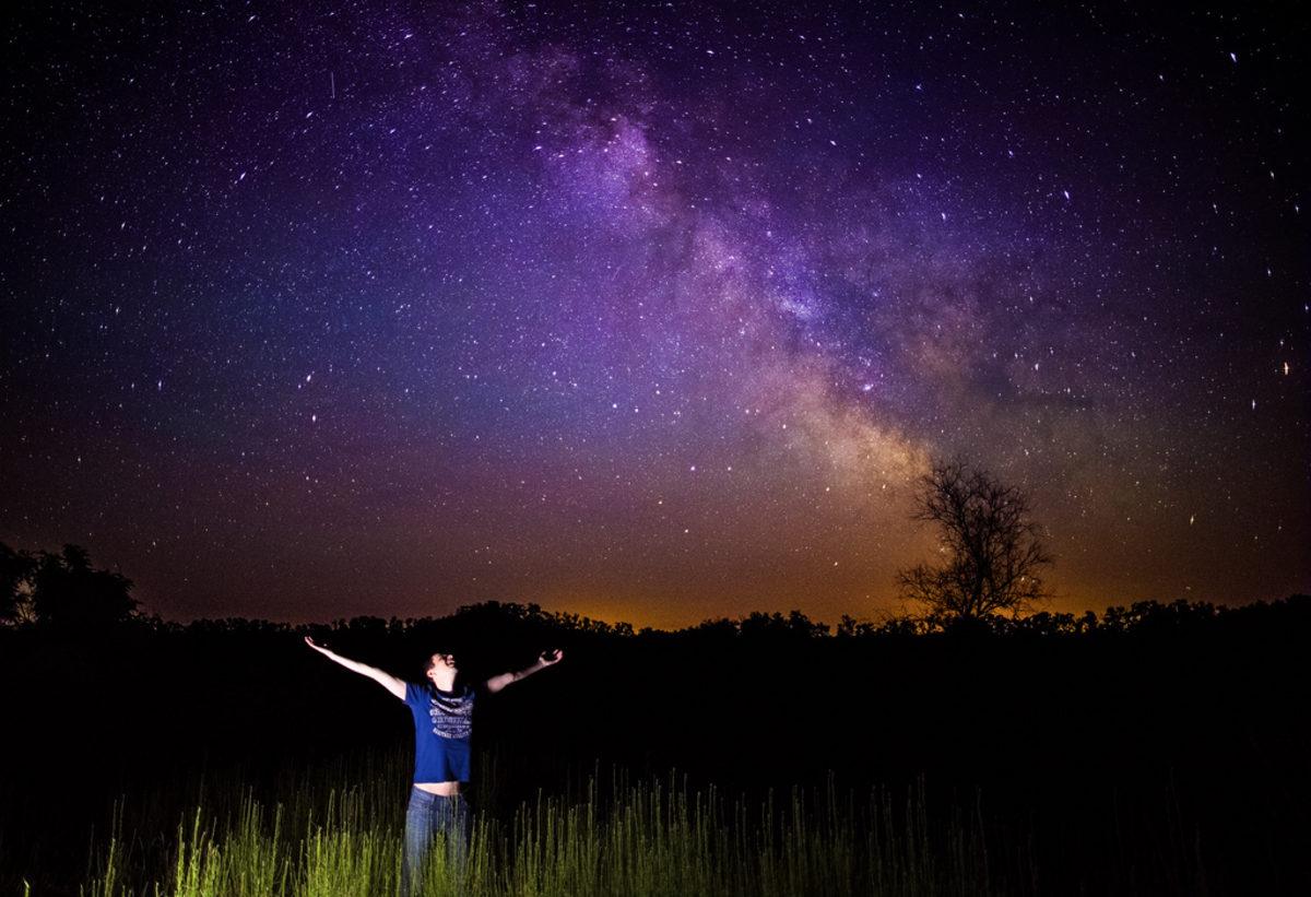 Uzaydan Gelen Fotoğrafların Çoğunda Neden Bir Tane Bile Yıldız Göremiyoruz?