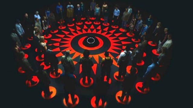 Herkesin Bir Solundaki Kişiyi Öldürdüğü Bir İntihar Çemberinden Nasıl Sağ Çıkabilirsiniz?