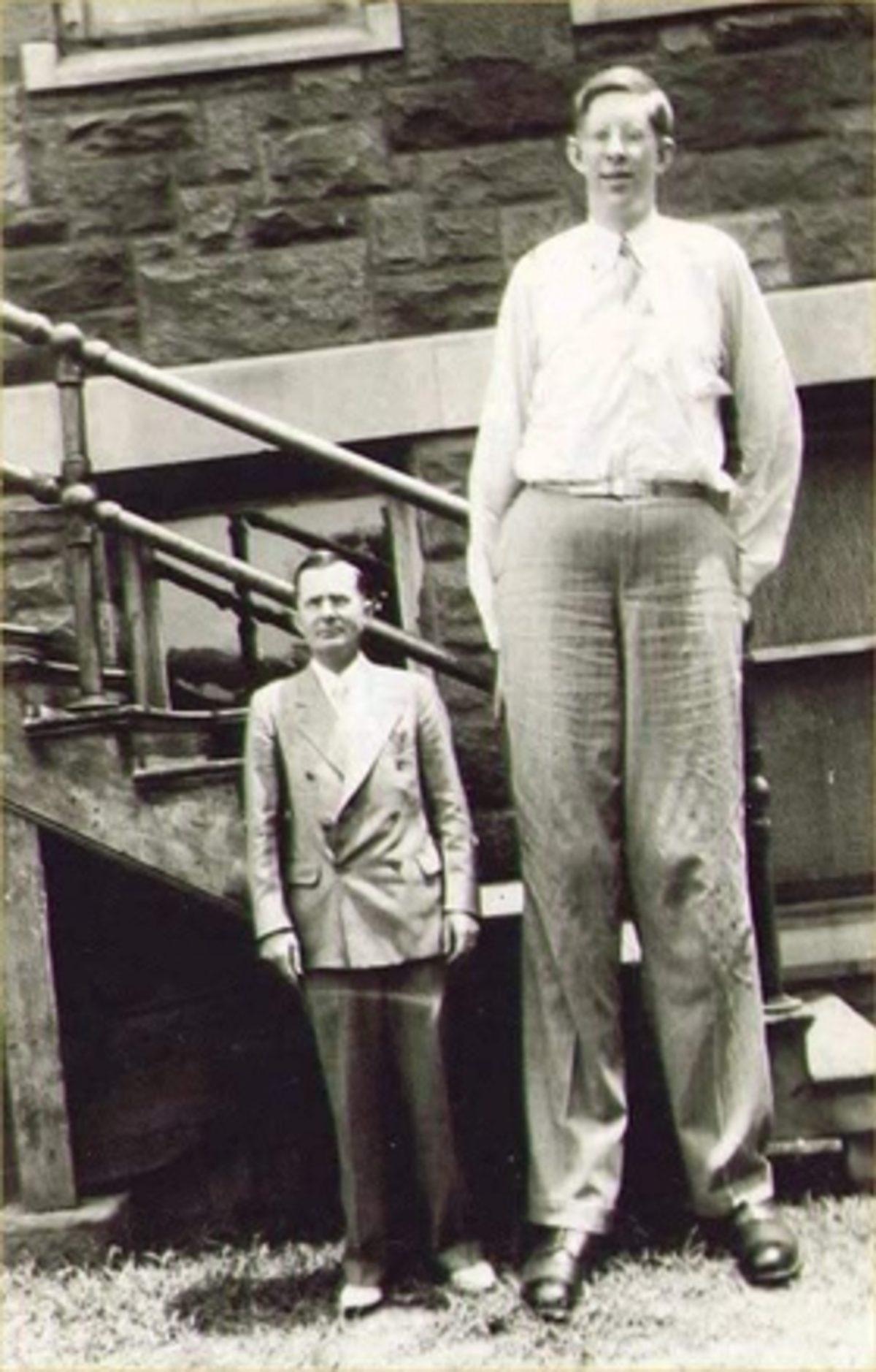 1 Yaşındayken Boyu 1 Metre Olan Dünyanın En Uzun Boylu İnsanı Robert Wadlow’un İlginç Yaşam Öyküsü