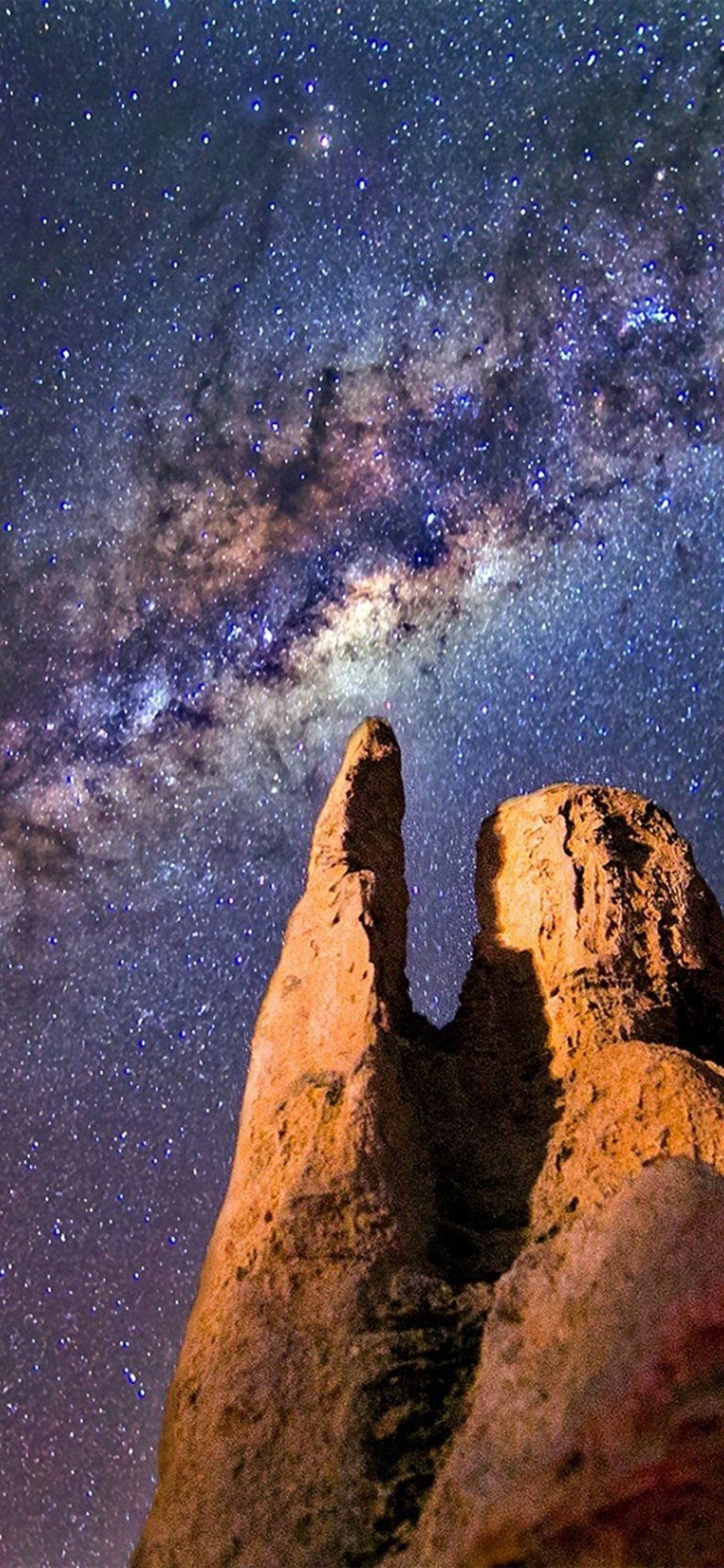 iPhone Ekranınıza Renk Getirecek Uzay Temalı Birbirinden Harika Duvar Kağıtları