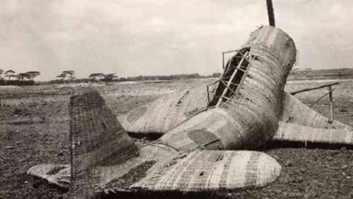 Teknolojiyle İlk Kez Karşılaşan İlkel Kabilelerin Yaşadığı Büyük Şok: Kargo Kültü