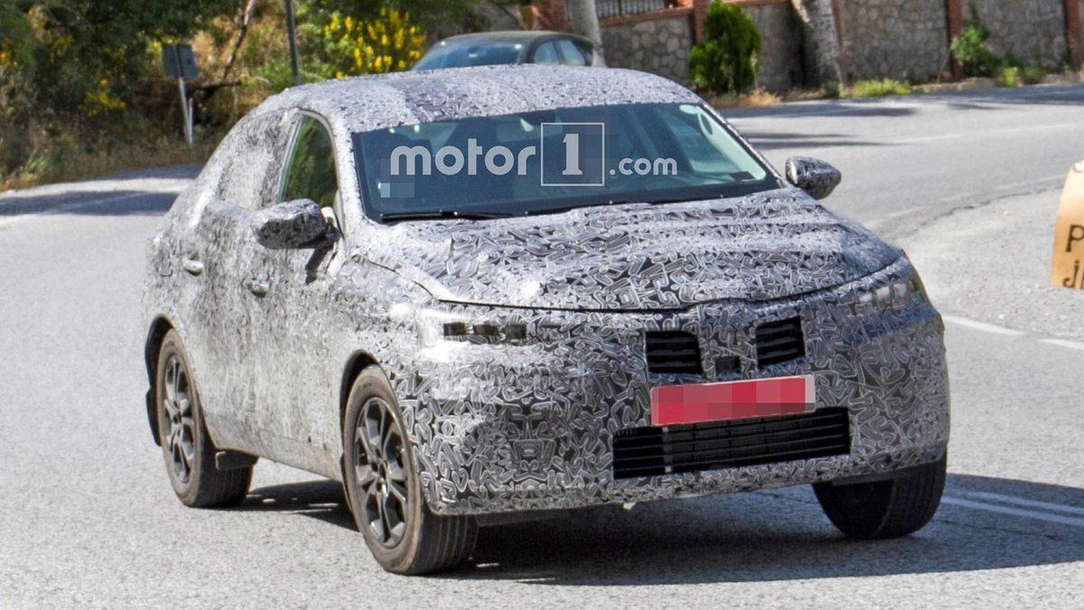 Yeni Renault Captur Coupe İlk Kez Görüntülendi