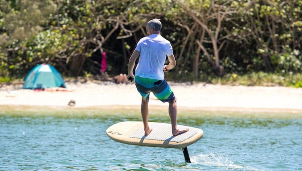 Dalgalara Olan İhtiyacı Ortadan Kaldıran Sörf Tahtası