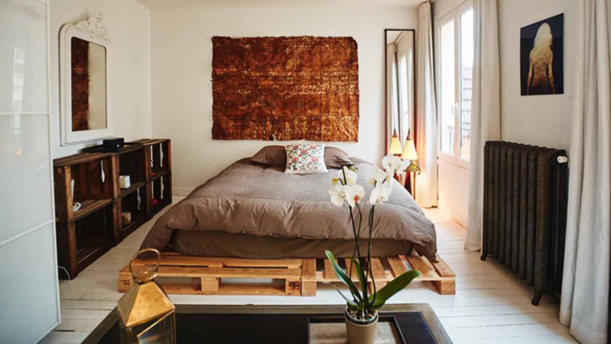 Kiraladığınız Airbnb Evlerindeki Olası Gizli Kameralar Nasıl Bulunur?