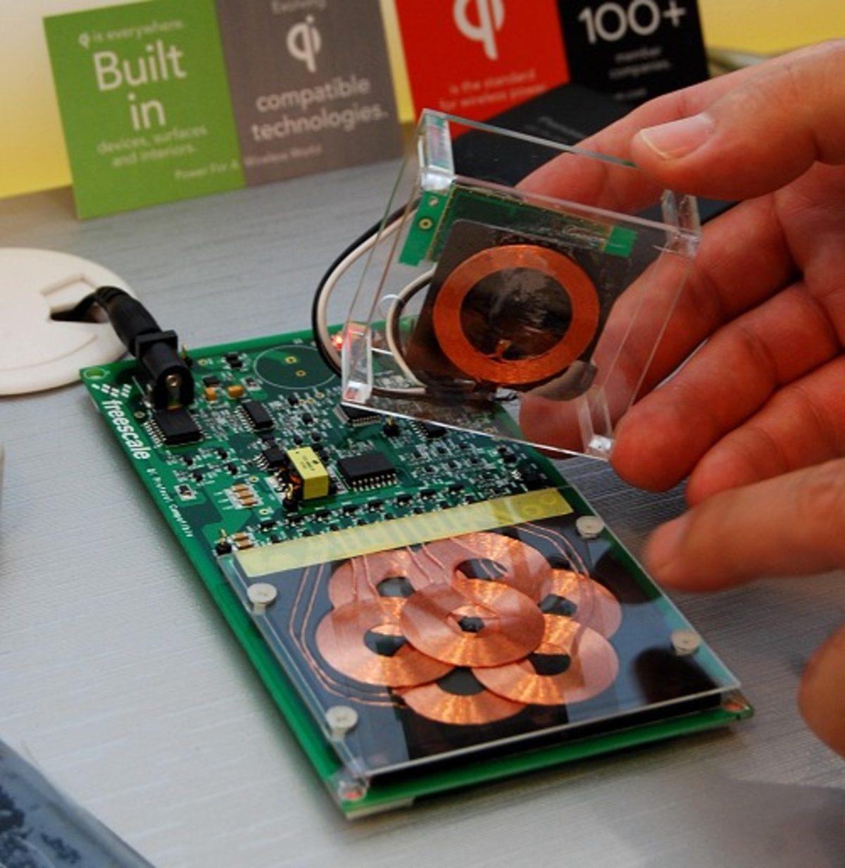 Katlayacağız, Giyeceğiz, Yok Edeceğiz: Geleceğin Akıllı Telefonları Nasıl Olacak?