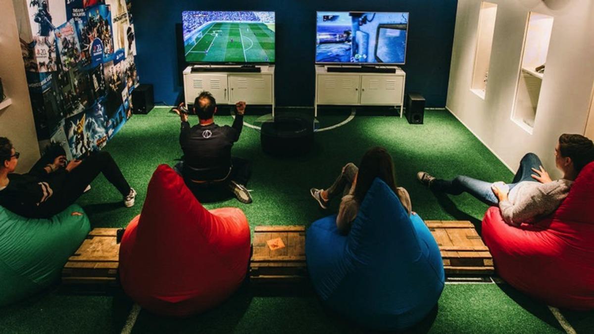 PlayStation Kafeler, Ayda Ortalama Ne Kadar Para Kazanıyorlar?