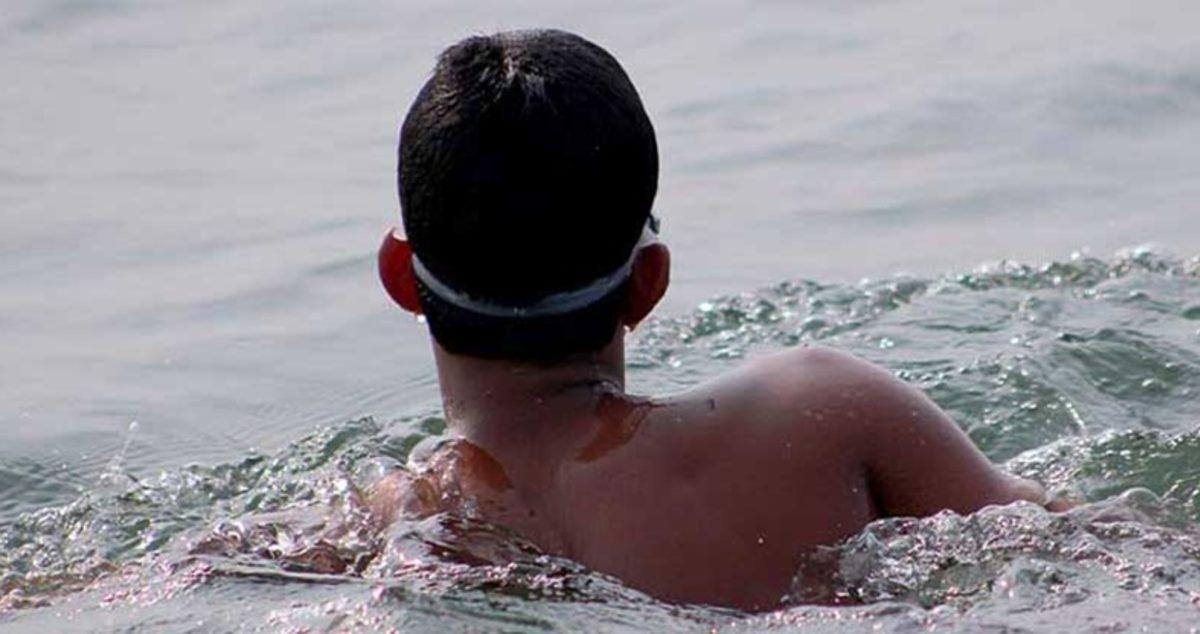 Havuza veya Denize Girince Neden Hafifleriz?