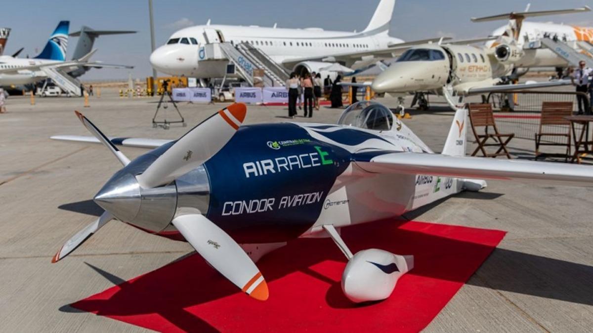 Dünyanın İlk Elektrikli Yarış Uçağı Dubai Air Show’da Sergilendi