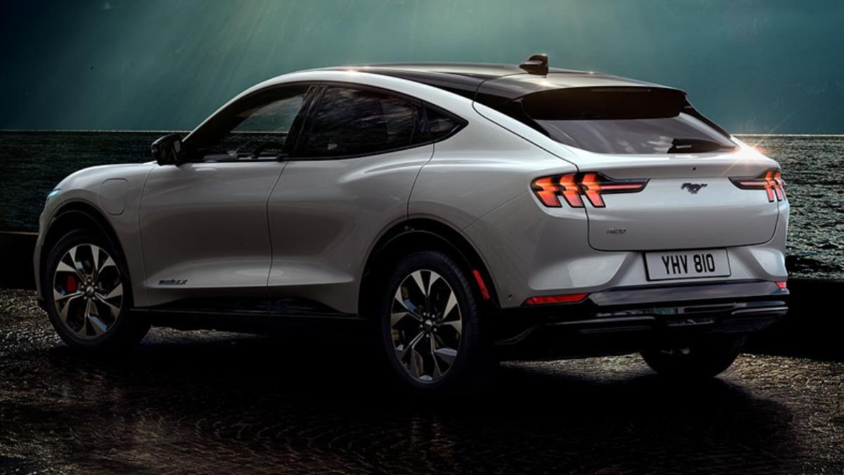 Ford Mustang Mach-E’nin Kapı Kolları Neden Bu Kadar Garip?