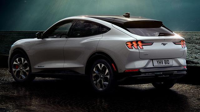 Ford Mustang Mach-E’nin Kapı Kolları Neden Bu Kadar Garip?