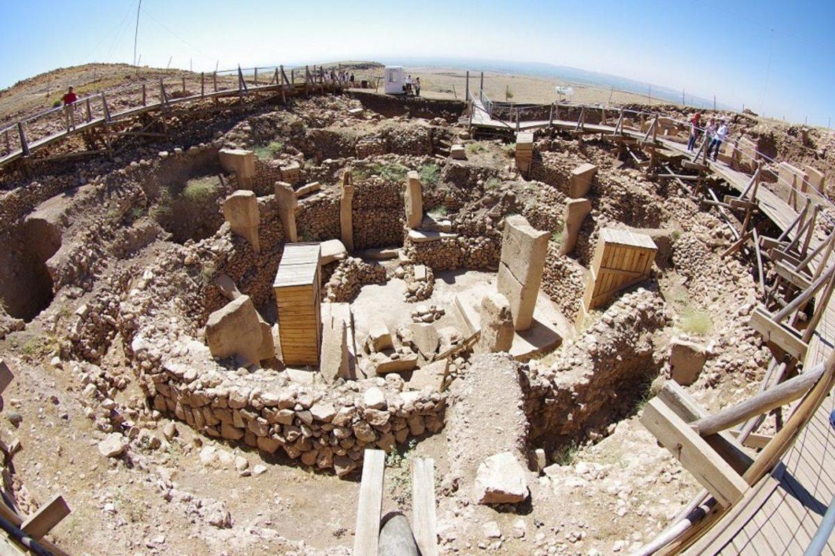 Çayınızı Kahvenizi Koyun Gelin: 38 Yıl Önce, Urfalı Bir Çiftçi Sayesinde Keşfedilen Göbeklitepe Neden Bu Kadar Önemli?