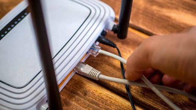 Bir Adam, İnternetini İzinsiz Kullanan Baba ve Oğlunu Öldürdü