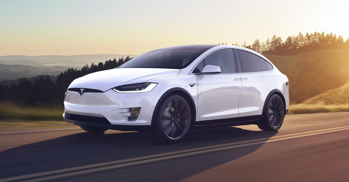 Tesla Model X, Sahip Olduğu Acil Fren Sistemiyle Bir Kazayı Daha Önledi