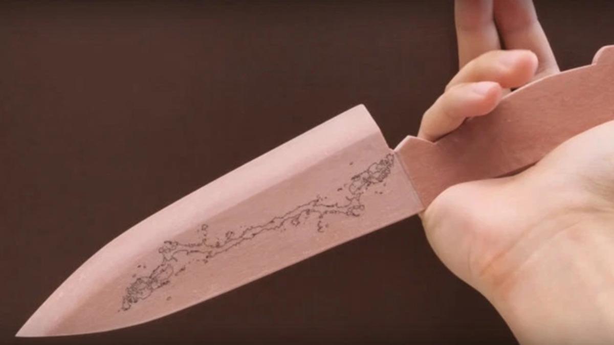 Japon YouTuber’ın İzlerken Transa Sokan ‘Bıçak’ Videoları