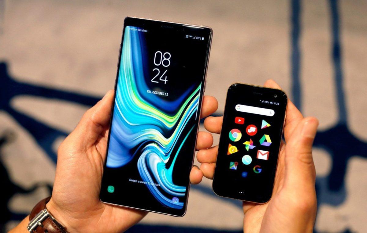 Avuçların Arasında Kaybolan Telefon Palm Phone, Satışa Sunuldu