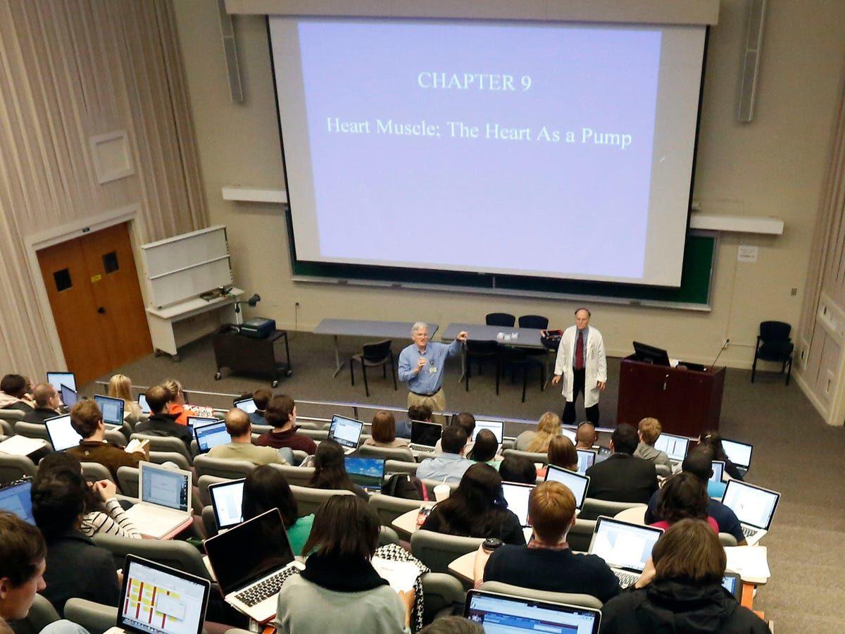 Yalnızca Lisans Diploması Gerektiren, Gelecekte Parlayacak 7 Meslek