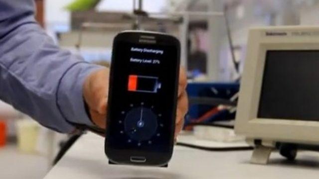 Telefonda Uzun Şarj Süreleri Tarih mi Oluyor?