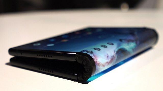 Dünyanın ’Gerçekten’ Katlanabilen İlk Telefonu: Karşınızda Royole FlexPai