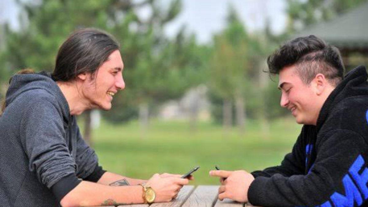 iPhone’da Açık Bulan İki Türk Gencine Bu Sefer, 200 Bin Dolar Teklif Edildi