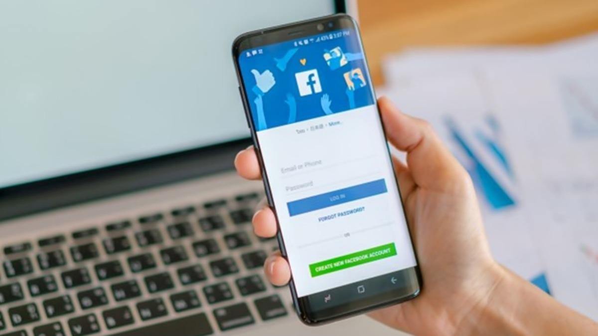 Samsung Kullanıcıları, Facebook’u Silemedikleri İçin İsyanda