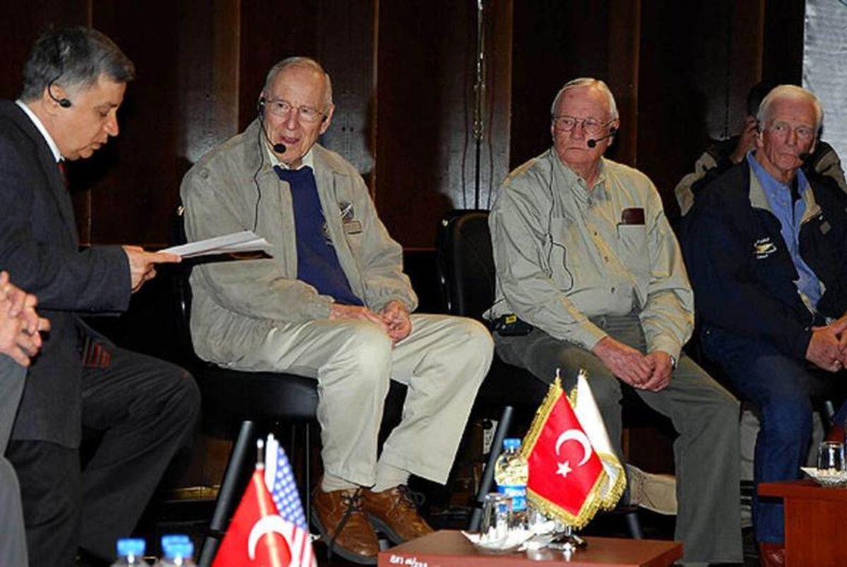 Ay’a Ayak Basan İlk İnsan Neil Armstrong ve Ekibinin Anıtkabir Ziyareti