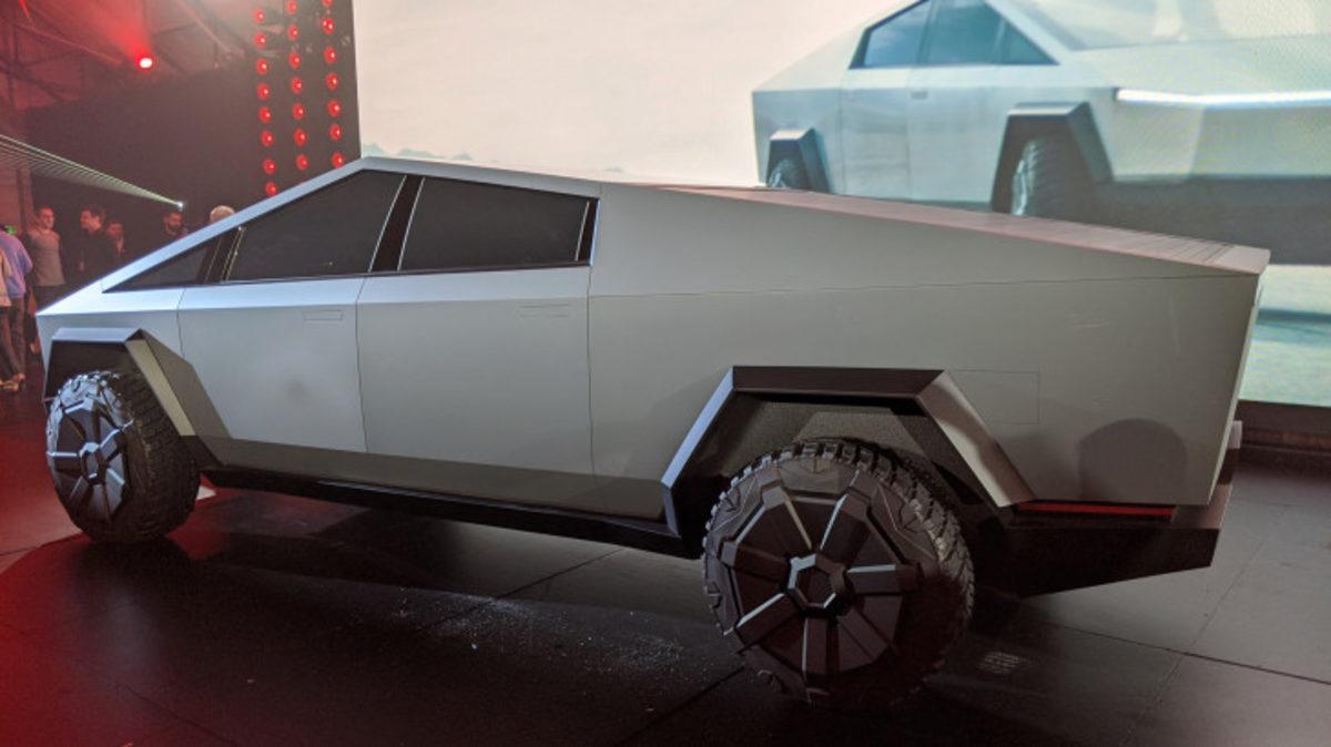 Tesla, Cybertruck’ın Sıfır Reklam Bütçesiyle Nasıl Milyar Dolarlık Satış Gerçekleştirdi?